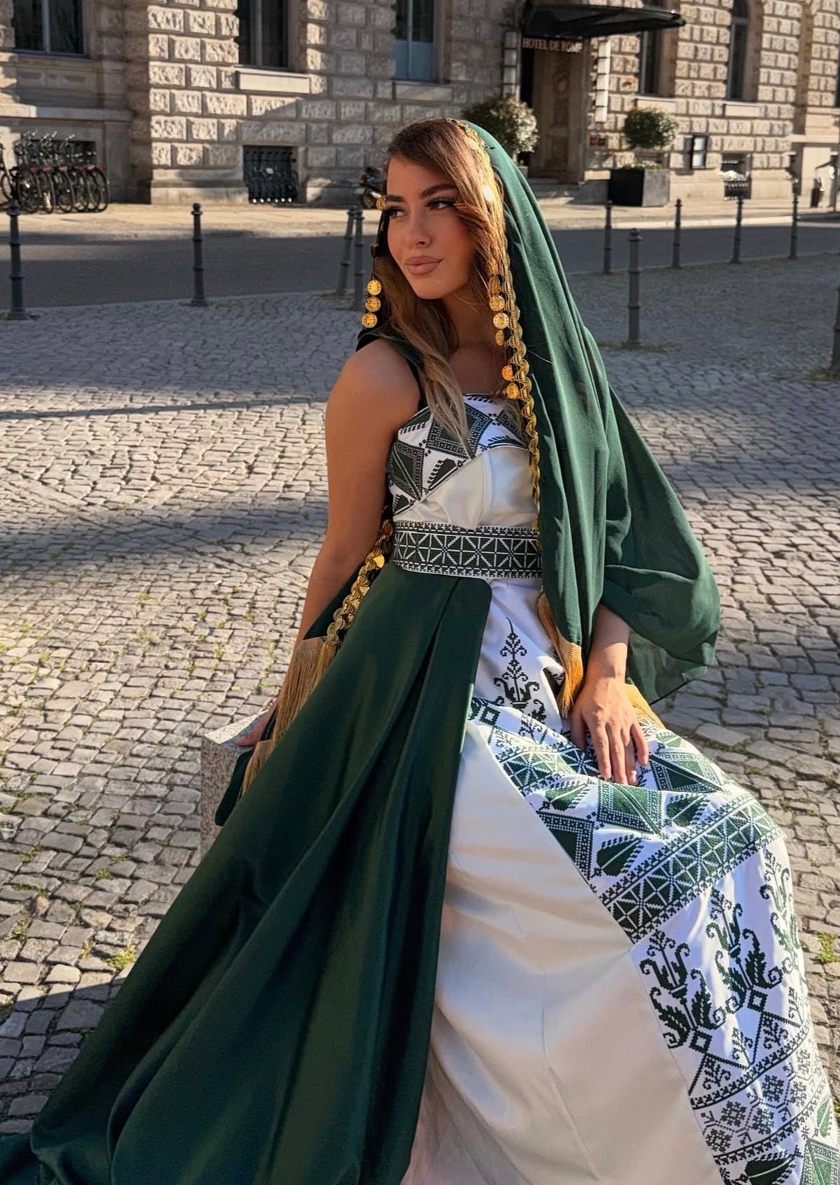 Tarha Emerald-Green